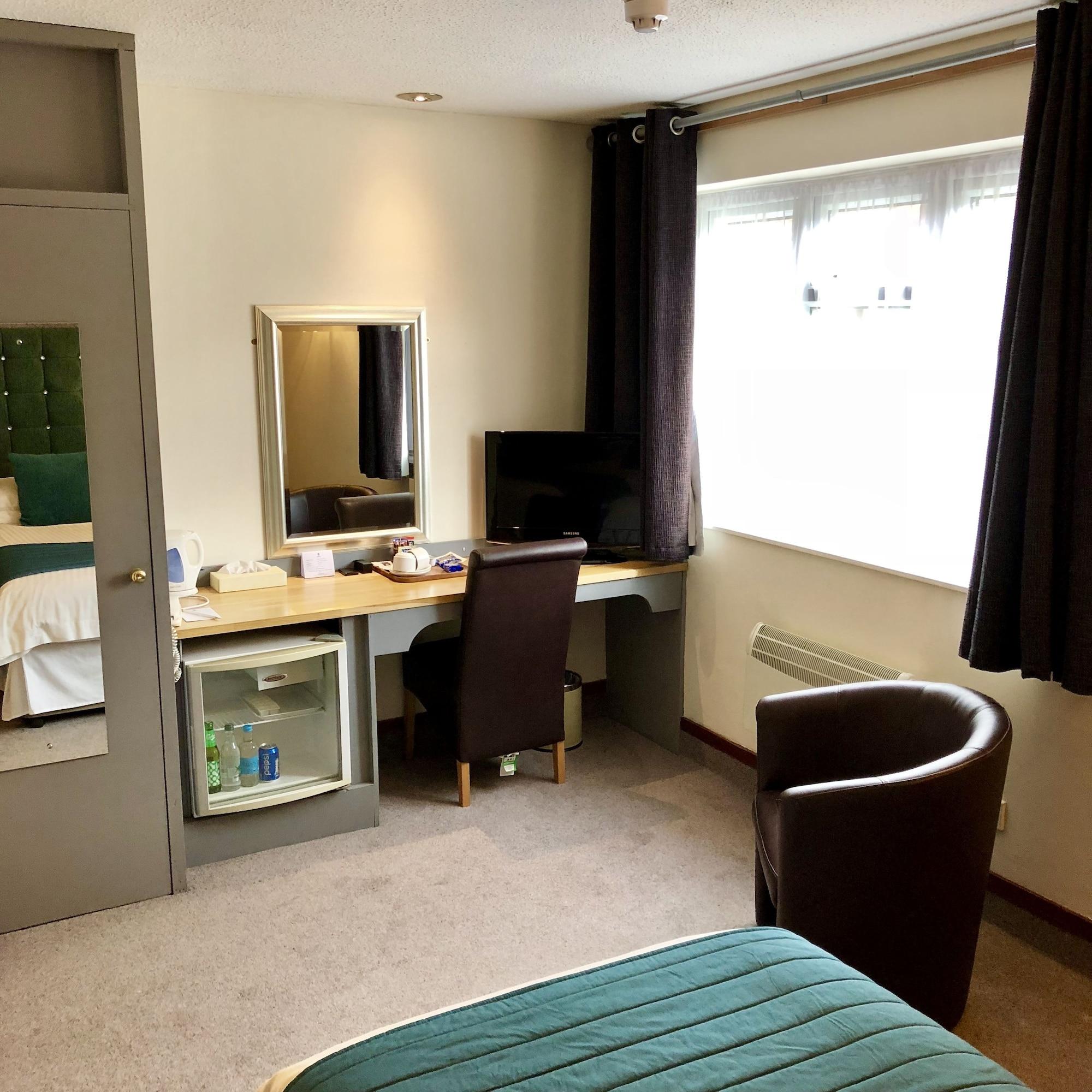 Best Western Compass Inn Tormarton エクステリア 写真