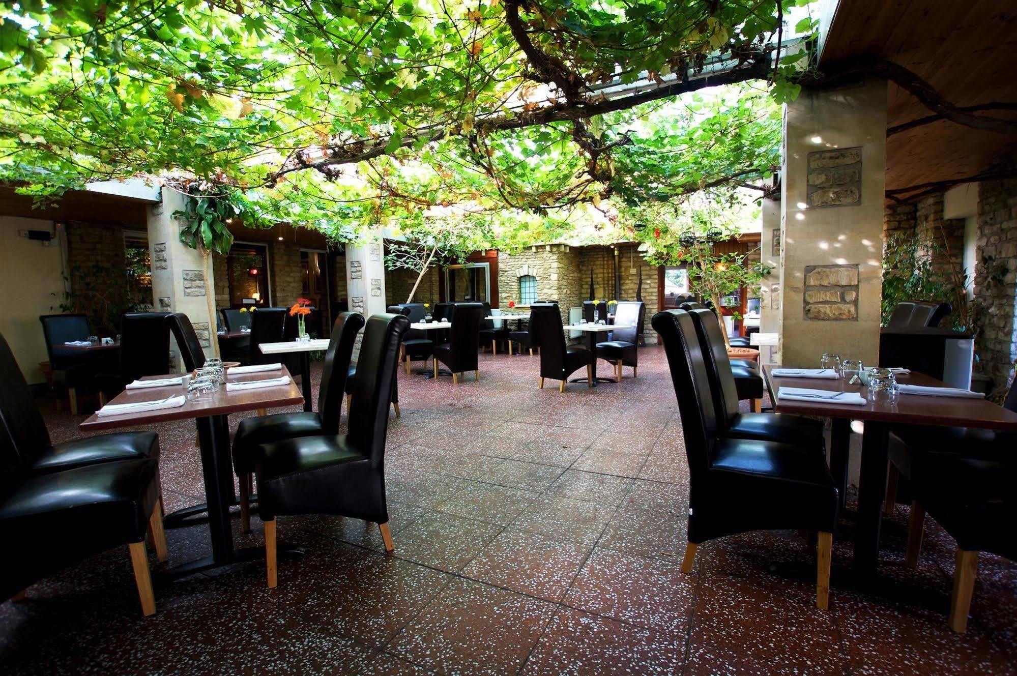 Best Western Compass Inn Tormarton レストラン 写真