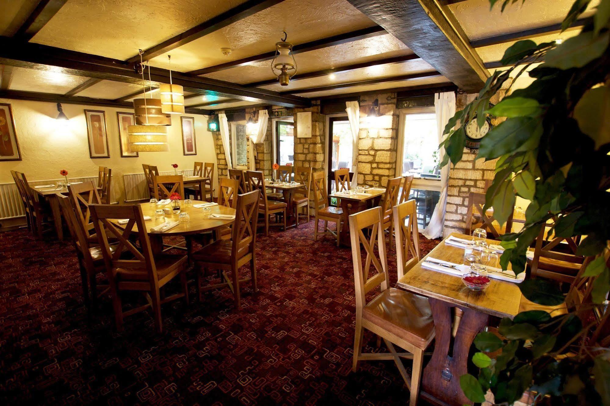 Best Western Compass Inn Tormarton レストラン 写真