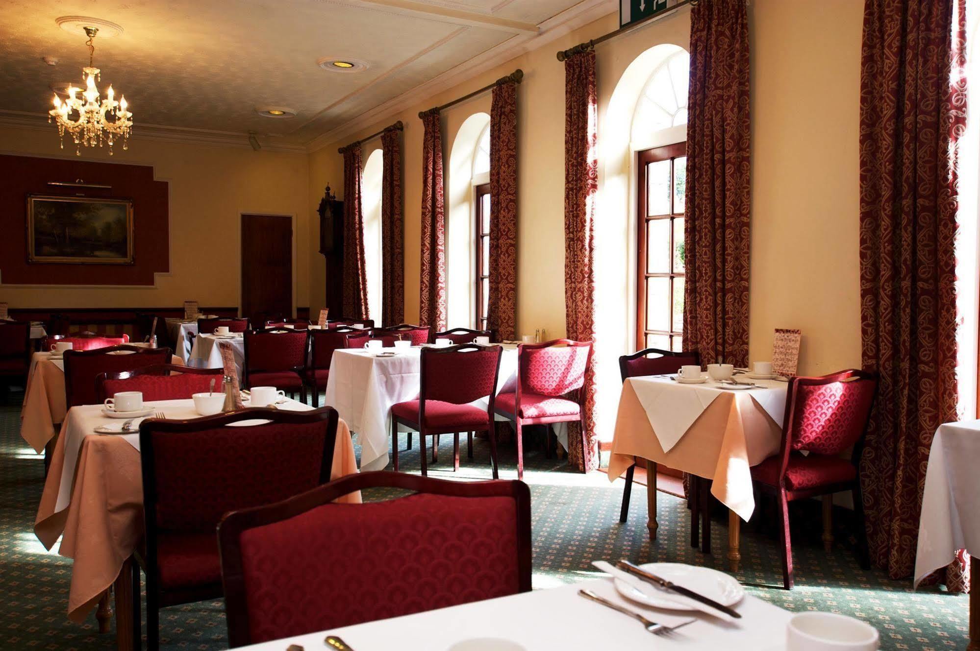Best Western Compass Inn Tormarton レストラン 写真