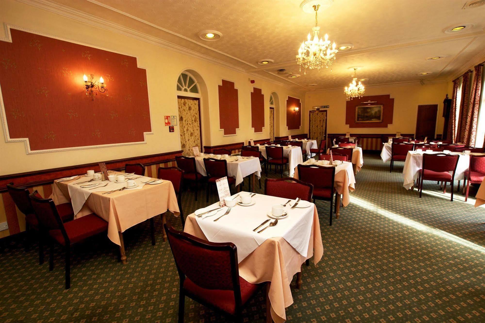 Best Western Compass Inn Tormarton レストラン 写真