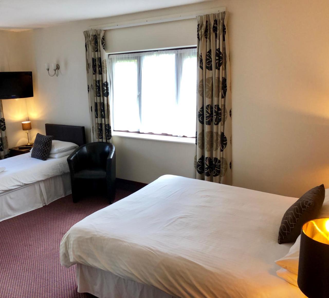 Best Western Compass Inn Tormarton エクステリア 写真