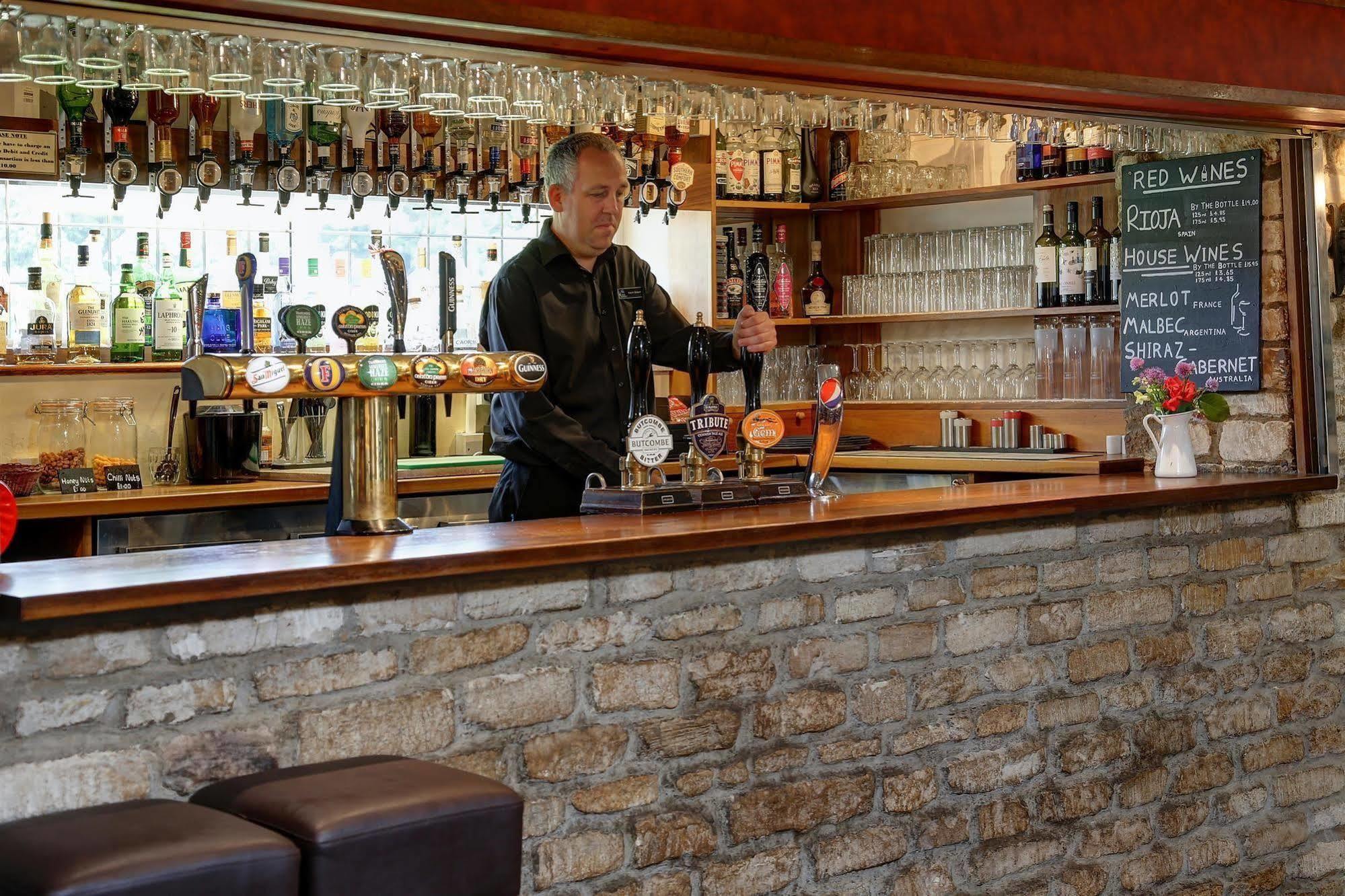 Best Western Compass Inn Tormarton エクステリア 写真